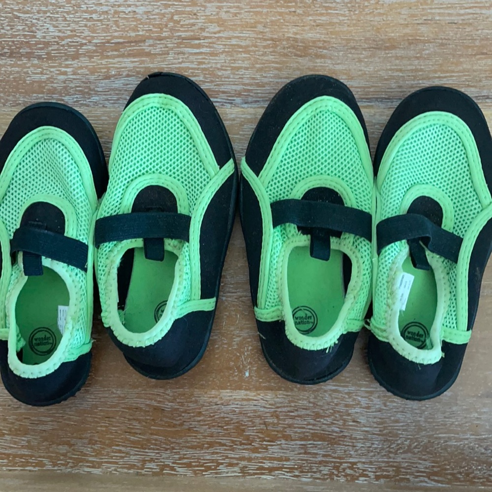 Swim shoes